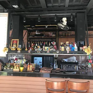 Hotel David, Nai Yang